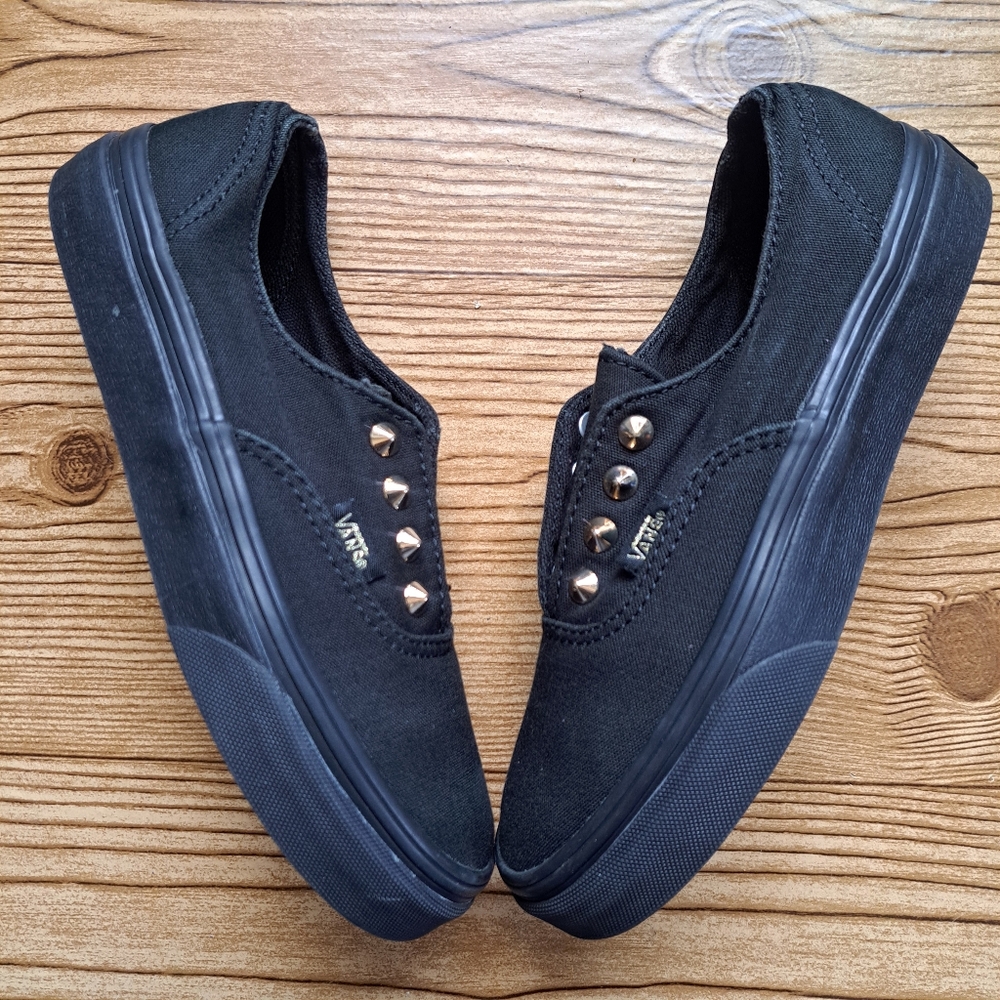 Vans Authentic Sz 3Y Gore Gold Studs Black Slip Ons low